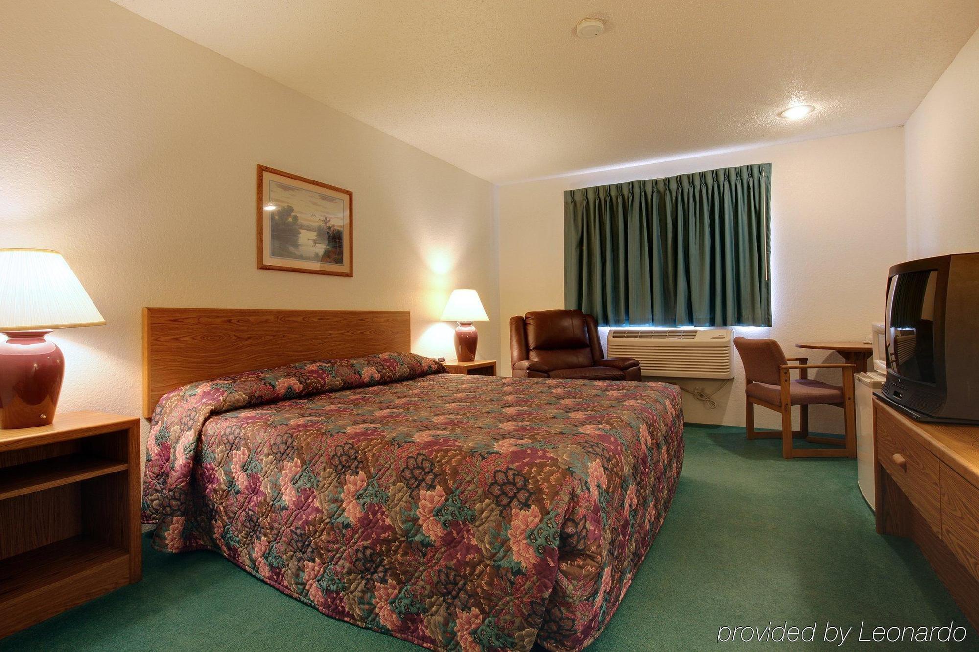 Americas Best Value Inn & Suites Cassville Roaring River Oda fotoğraf