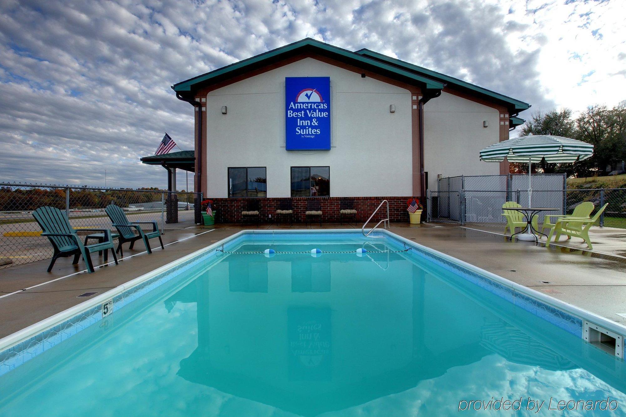Americas Best Value Inn & Suites Cassville Roaring River Konforlar fotoğraf