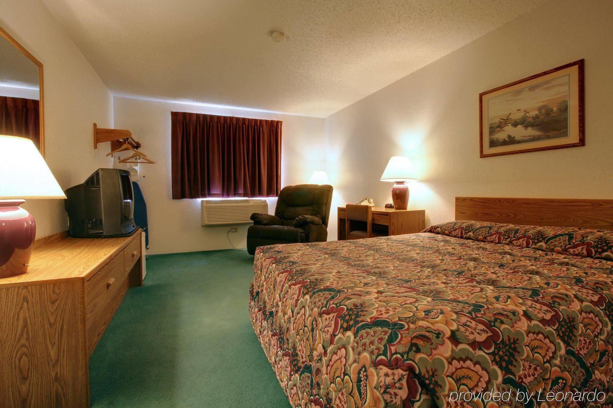 Americas Best Value Inn & Suites Cassville Roaring River Oda fotoğraf