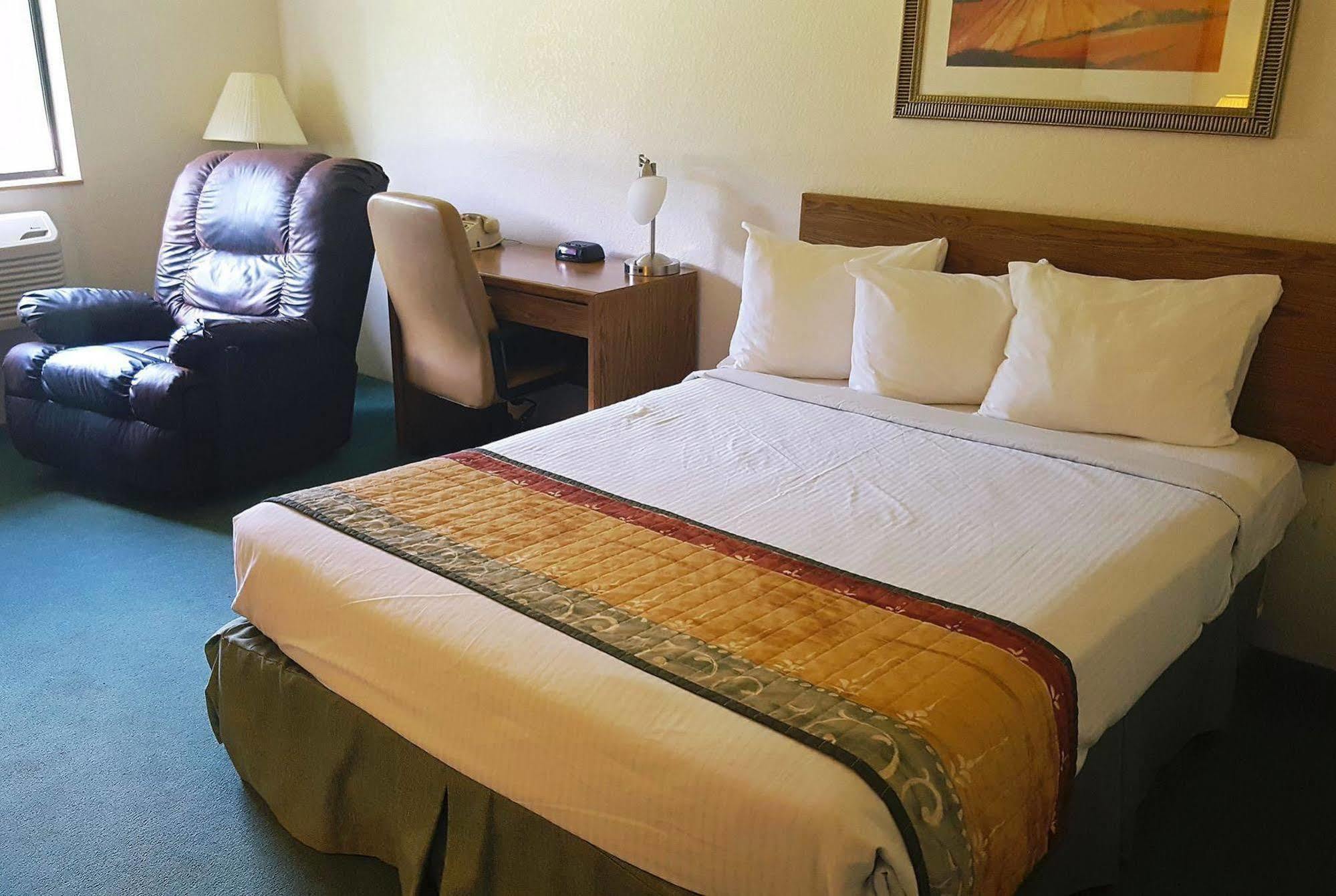 Americas Best Value Inn & Suites Cassville Roaring River Dış mekan fotoğraf