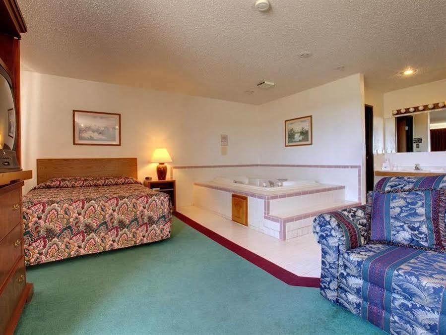 Americas Best Value Inn & Suites Cassville Roaring River Dış mekan fotoğraf